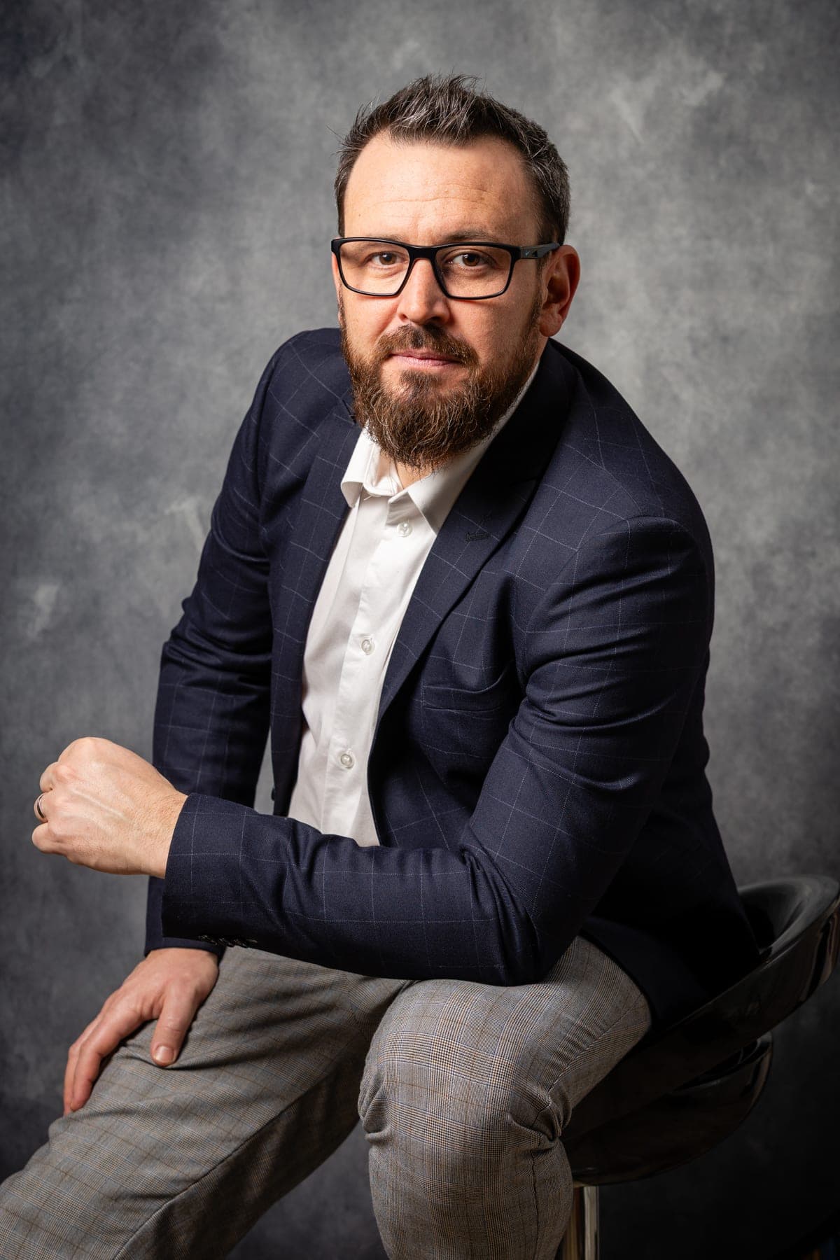 Portrait corporate homme en studio — photographe portrait Montauban 82