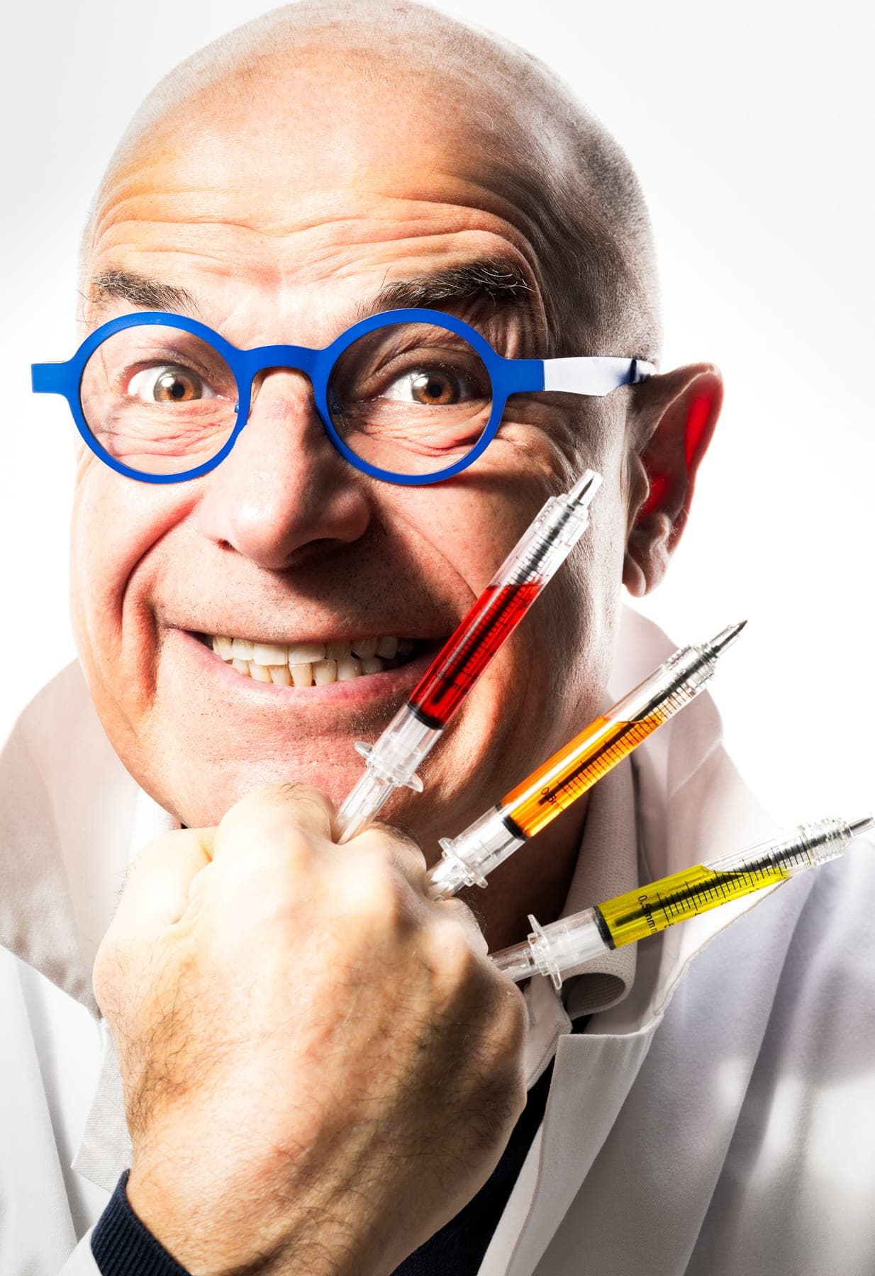 Portrait homme lunettes colorées — photographe portrait Occitanie