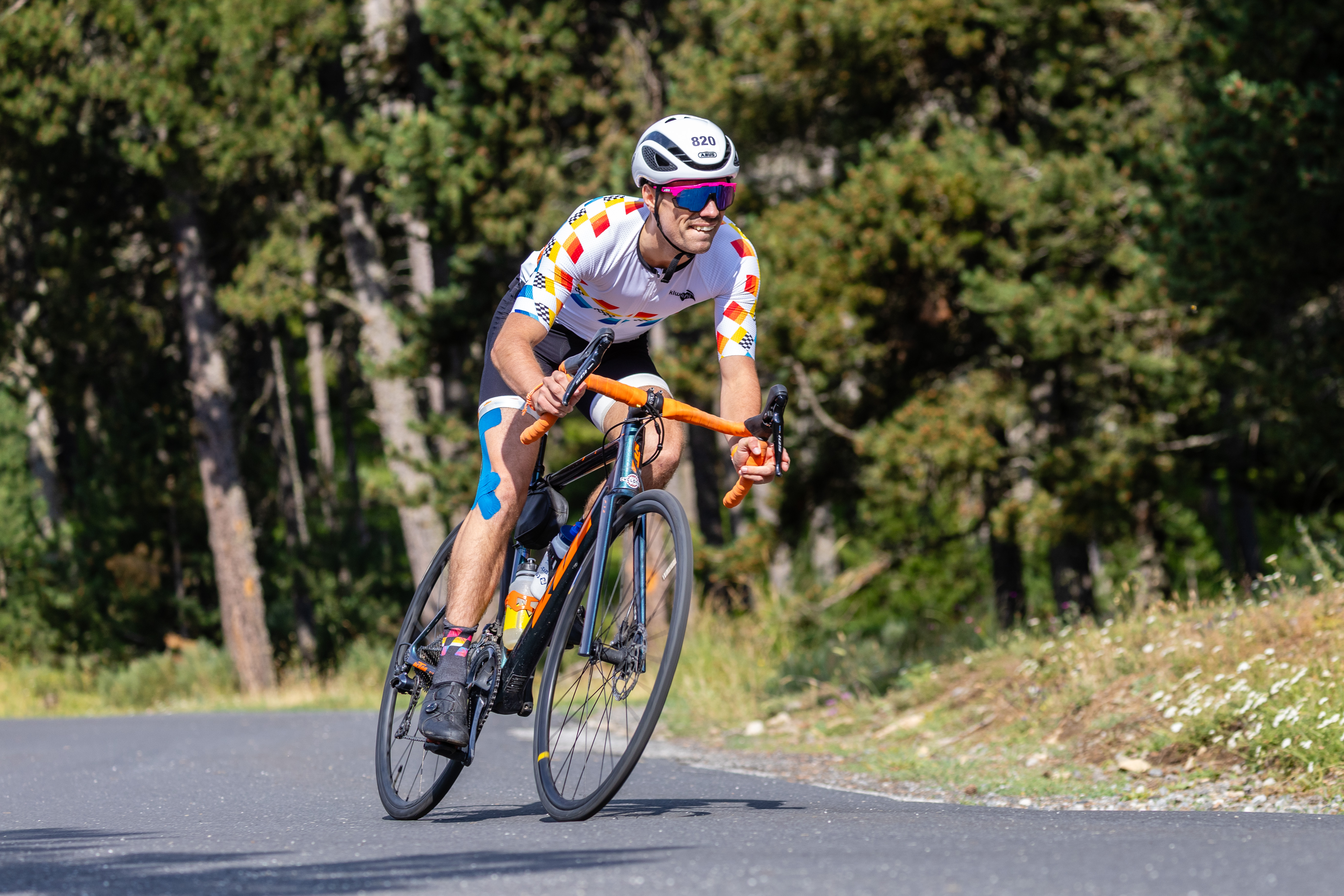 Cycliste en montagne lors de l'Altriman 2026 — photographe sportif Pyrénées