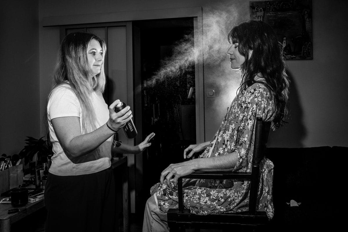 Préparatifs de la mariée photographiés en noir et blanc à Montauban