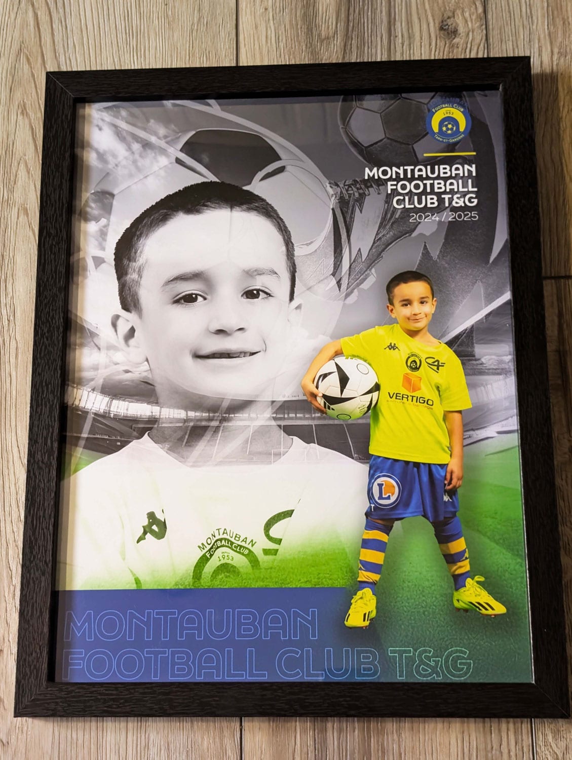 Portrait sportif dynamique d'un enfant dans son club de sport à Montauban