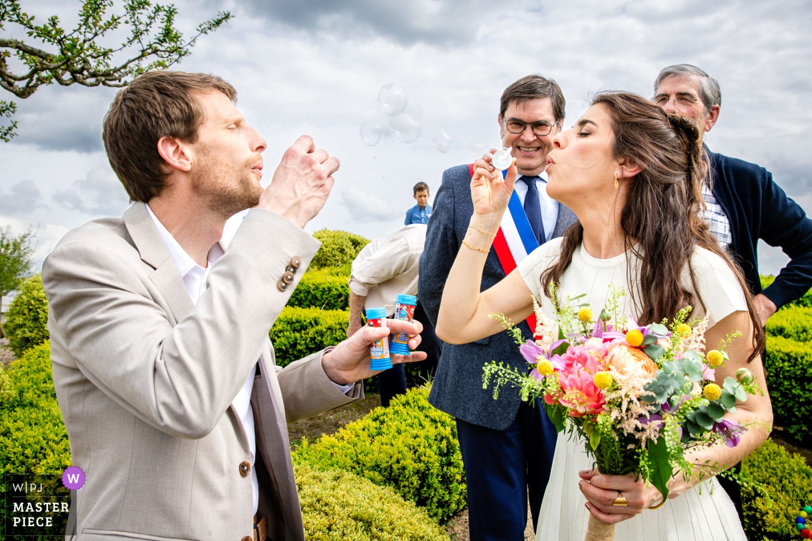Photo de mariage sélectionnée WPJA — complicité et émotion capturées par Cyril Langeard